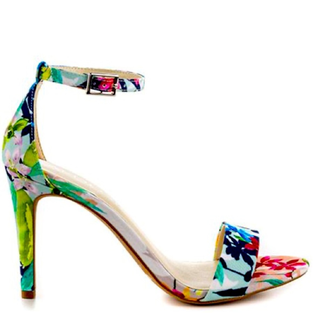 Aldo Ibenama - light blue floral size 7